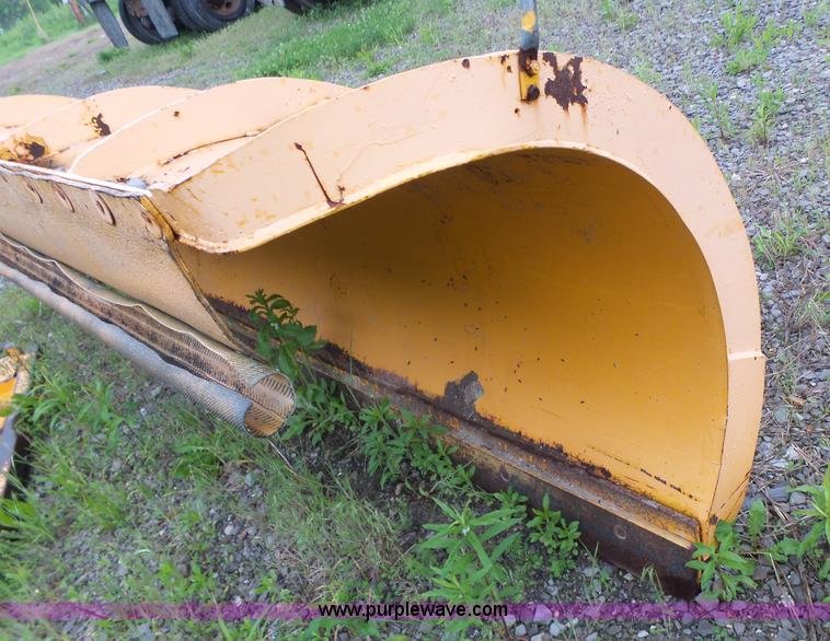 image for item L6075 2002 International F2554 dump truck