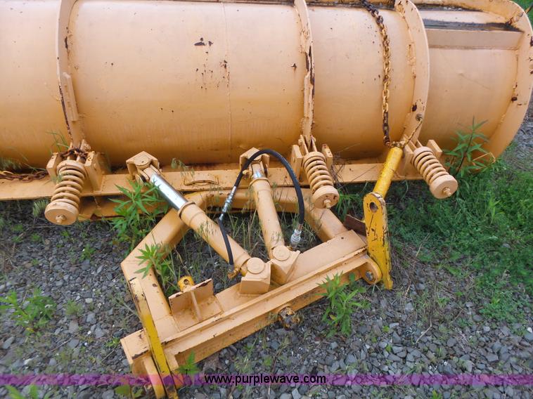 image for item L6075 2002 International F2554 dump truck