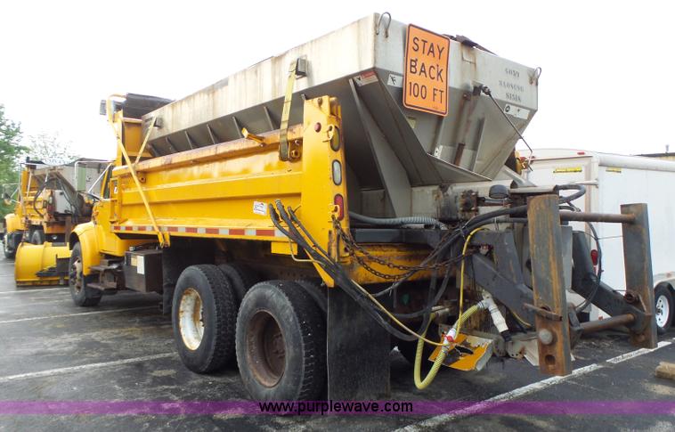 image for item L6076 1999 International 4900 dump truck