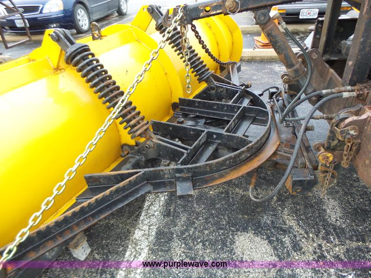 image for item L6076 1999 International 4900 dump truck