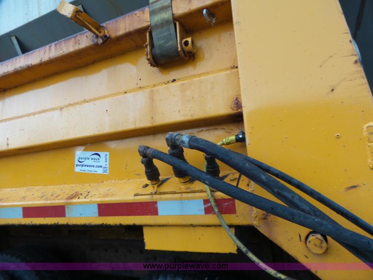 image for item L6076 1999 International 4900 dump truck