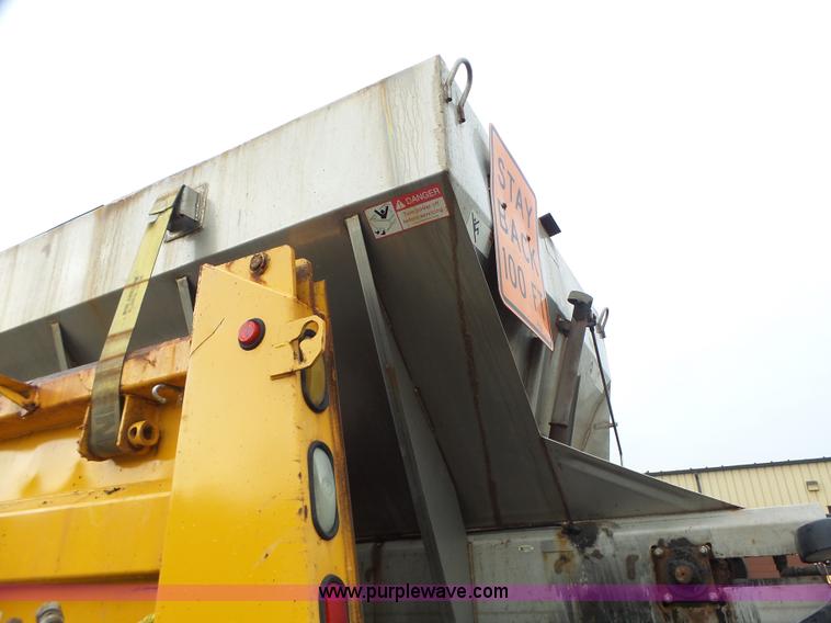 image for item L6076 1999 International 4900 dump truck