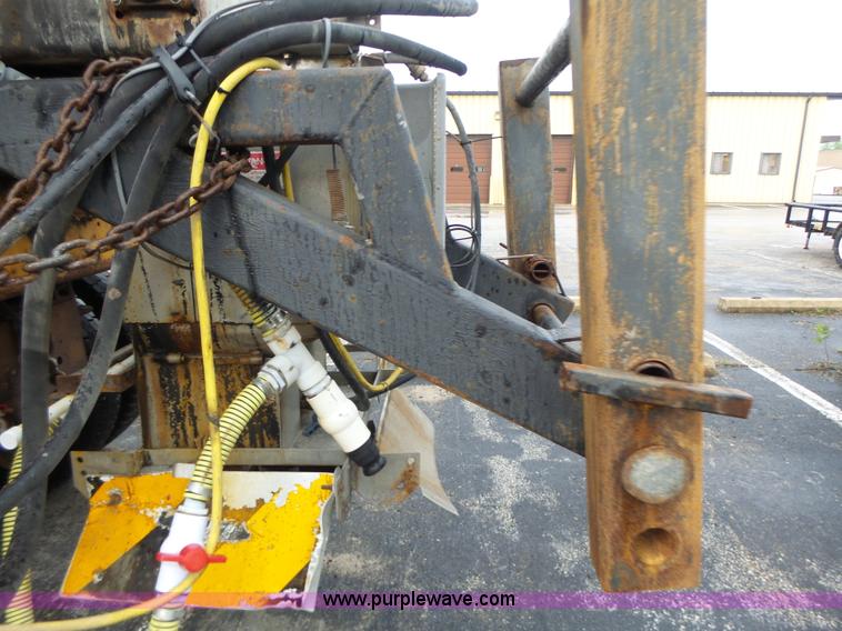 image for item L6076 1999 International 4900 dump truck