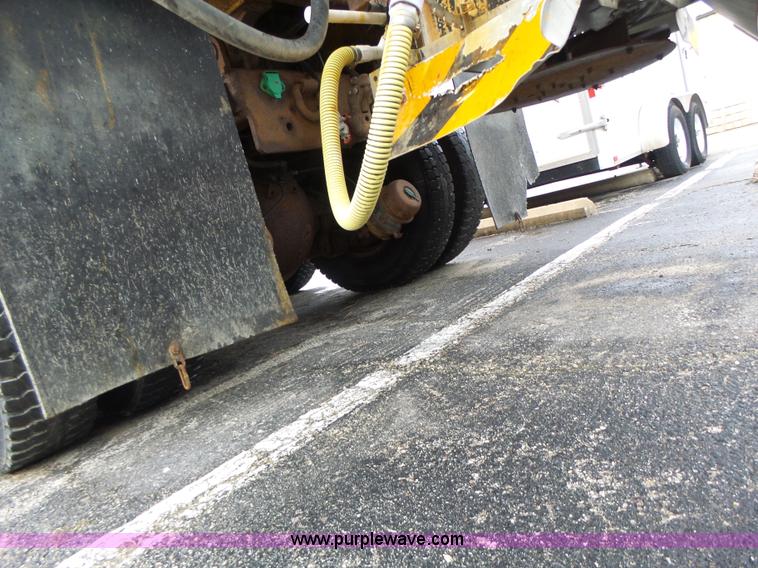 image for item L6076 1999 International 4900 dump truck