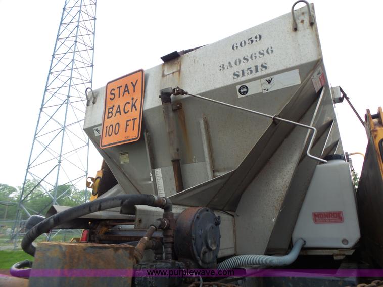 image for item L6076 1999 International 4900 dump truck