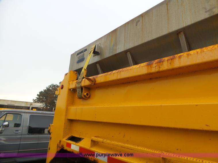 image for item L6076 1999 International 4900 dump truck