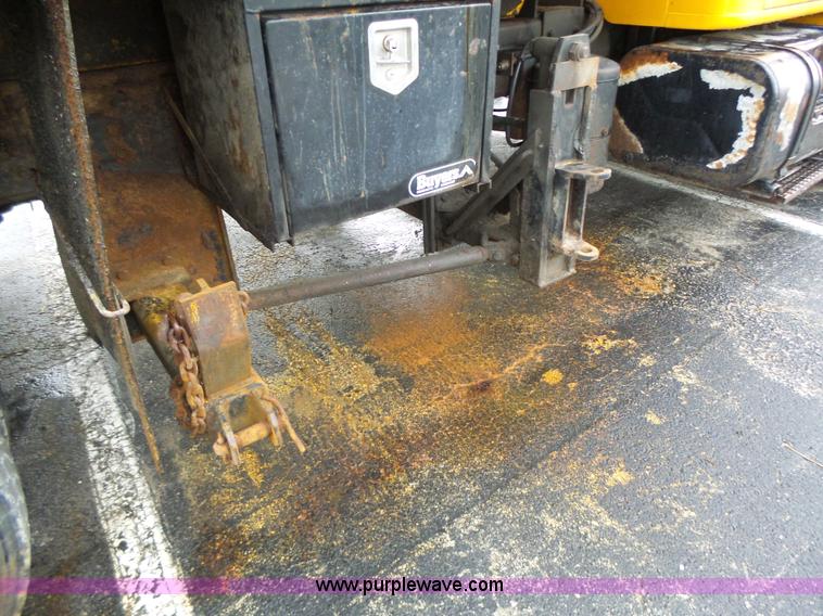 image for item L6076 1999 International 4900 dump truck