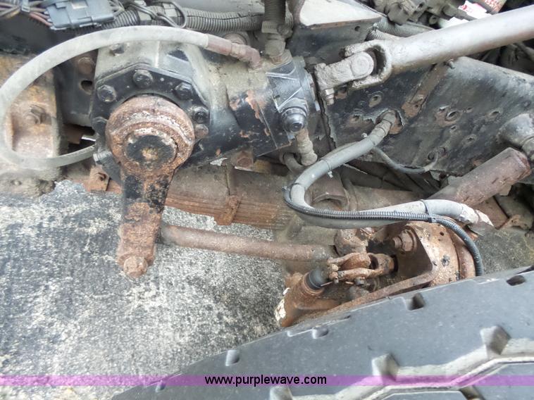 image for item L6076 1999 International 4900 dump truck