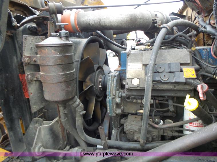 image for item L6076 1999 International 4900 dump truck