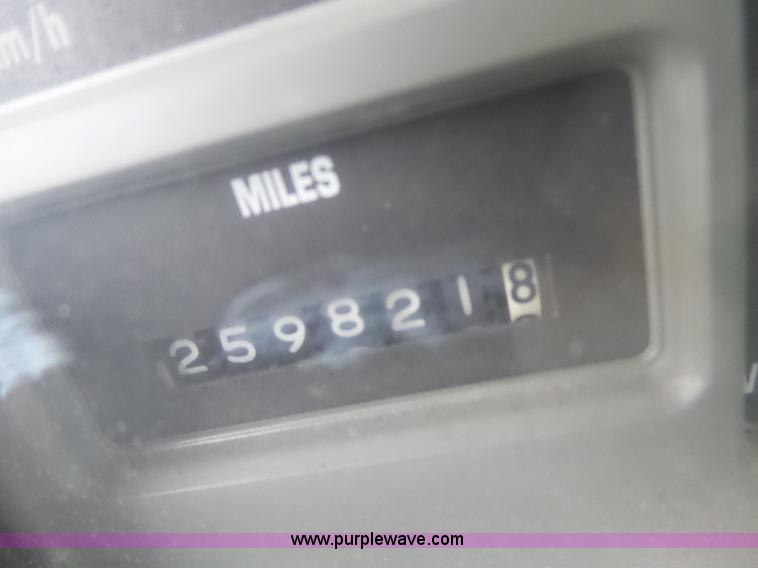 image for item L6076 1999 International 4900 dump truck