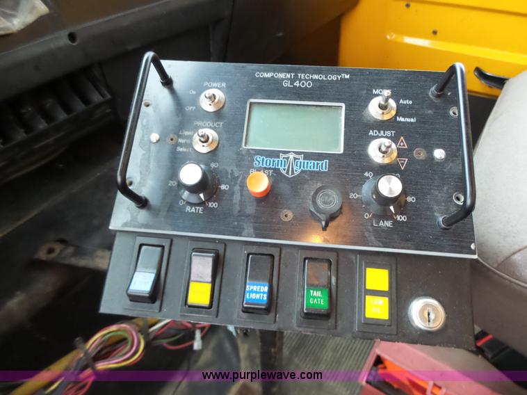 image for item L6076 1999 International 4900 dump truck