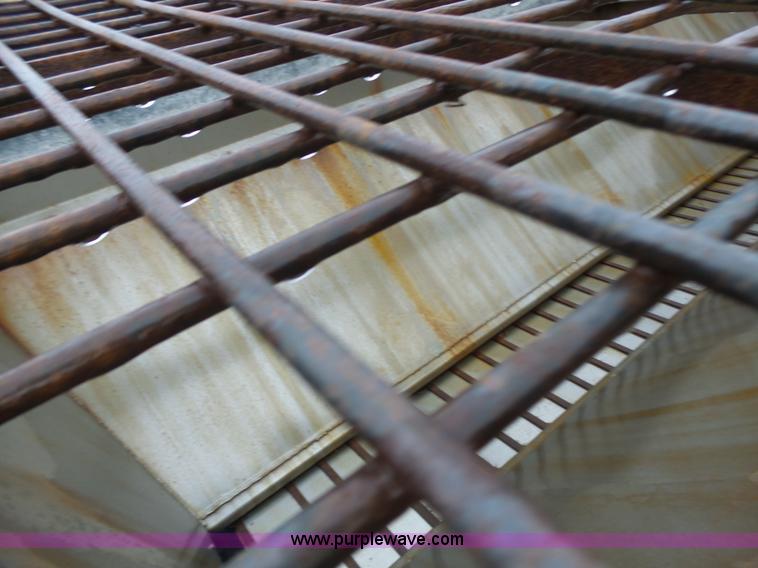 image for item L6076 1999 International 4900 dump truck