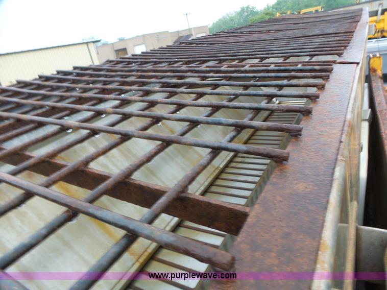 image for item L6076 1999 International 4900 dump truck