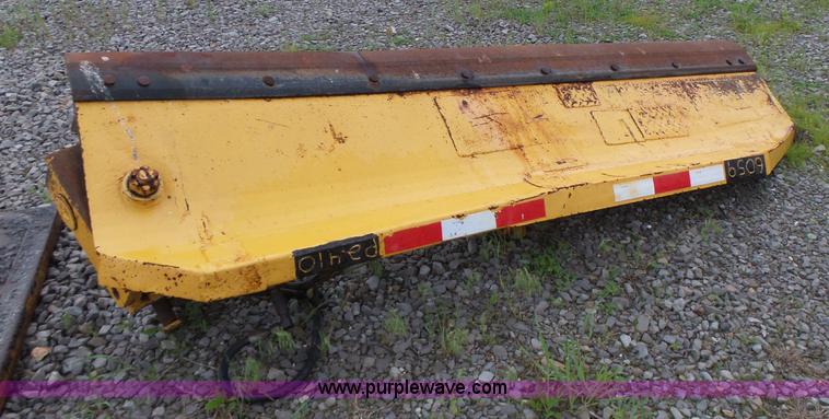 image for item L6076 1999 International 4900 dump truck