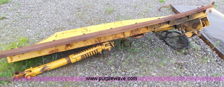 image for item L6076 1999 International 4900 dump truck