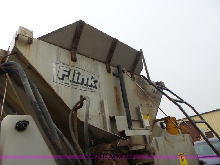 image for item L6077 2002 International 4900 dump truck