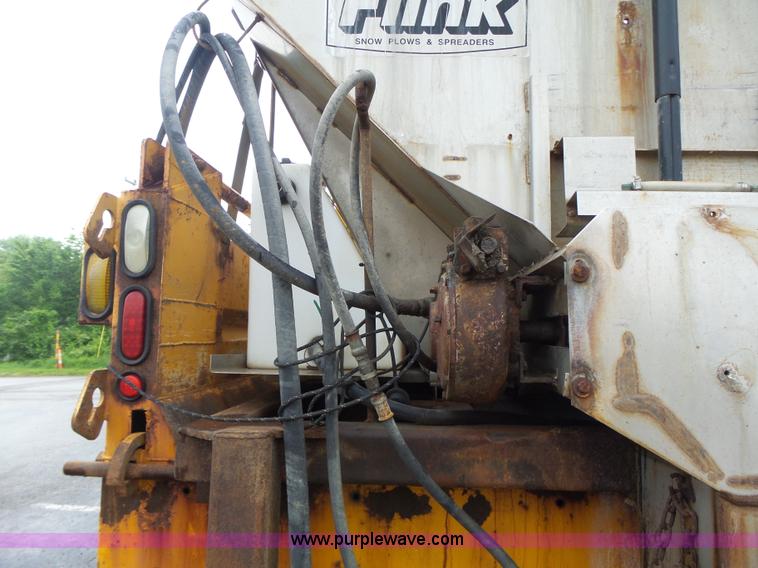 image for item L6077 2002 International 4900 dump truck