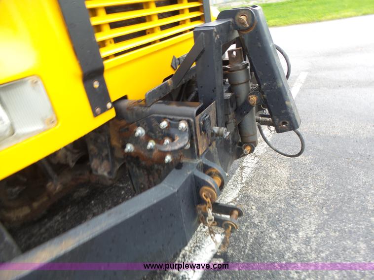 image for item L6077 2002 International 4900 dump truck