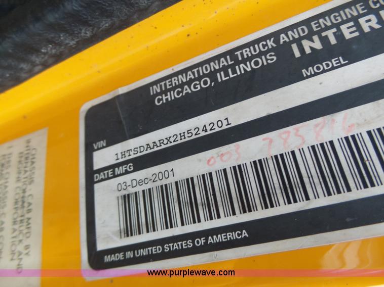 image for item L6077 2002 International 4900 dump truck