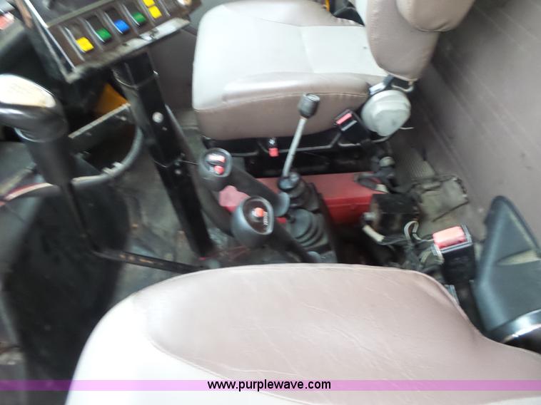 image for item L6077 2002 International 4900 dump truck