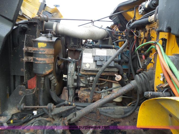 image for item L6077 2002 International 4900 dump truck