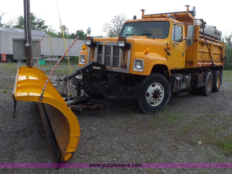 image for item L6078 2002 International F2554 dump truck