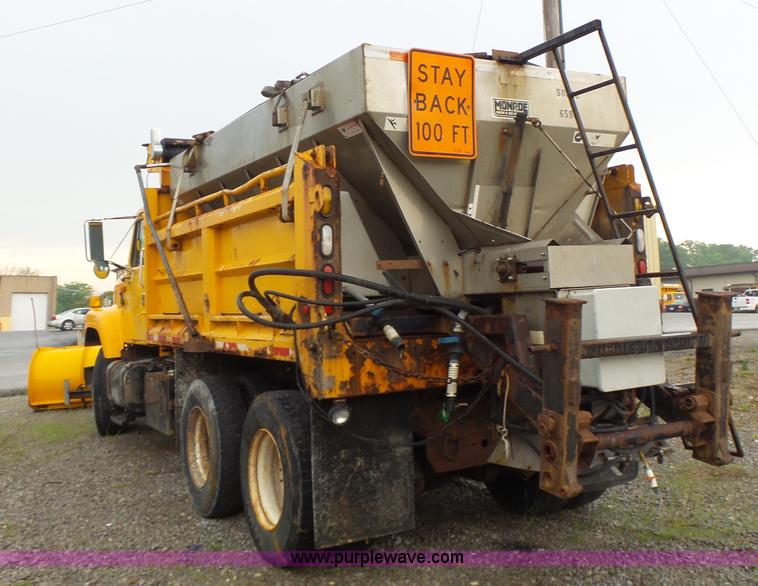 image for item L6078 2002 International F2554 dump truck