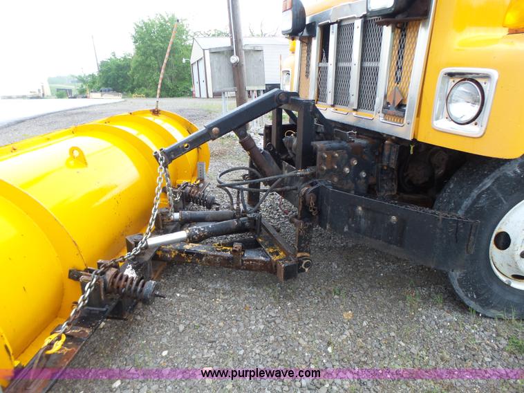 image for item L6078 2002 International F2554 dump truck