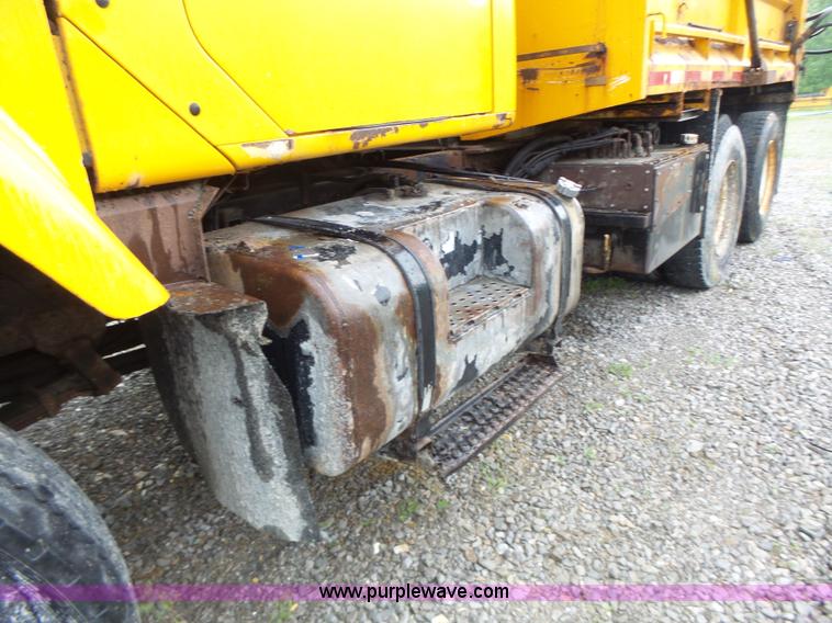 image for item L6078 2002 International F2554 dump truck