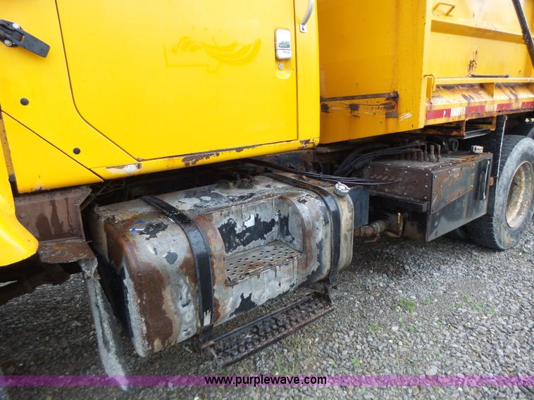 image for item L6078 2002 International F2554 dump truck