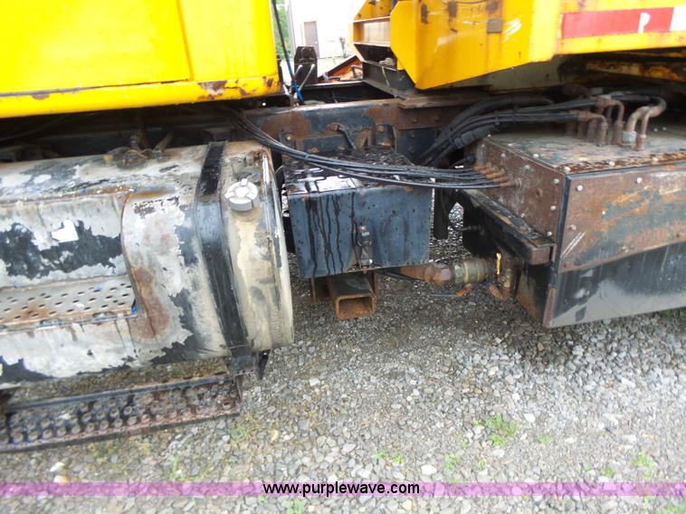 image for item L6078 2002 International F2554 dump truck