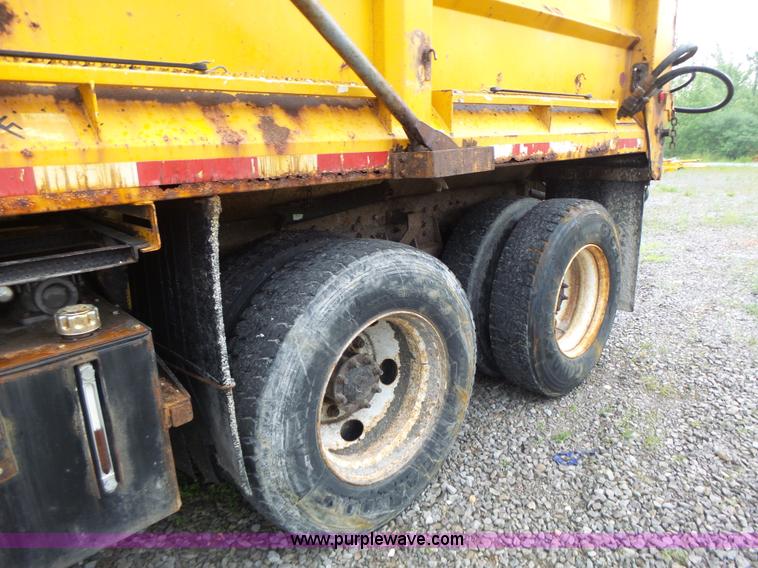 image for item L6078 2002 International F2554 dump truck