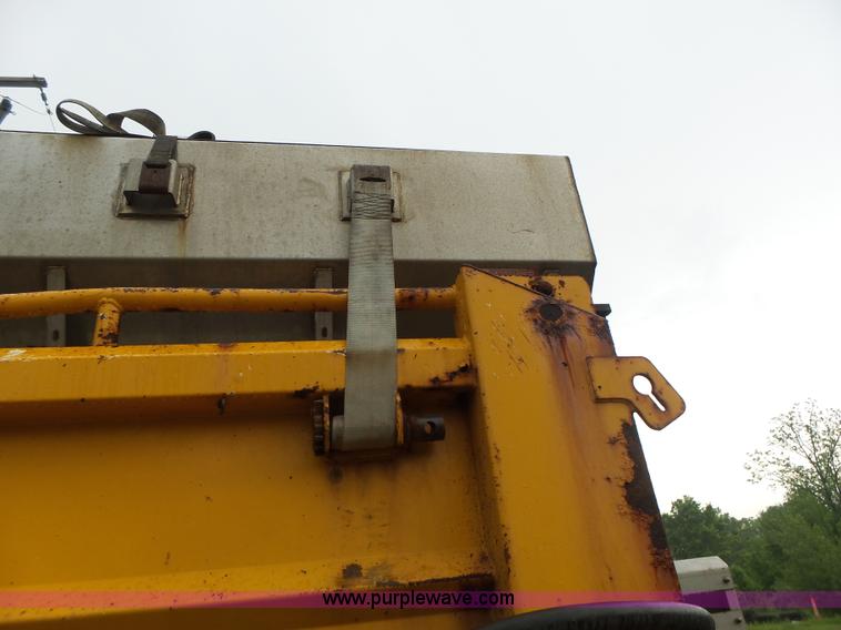 image for item L6078 2002 International F2554 dump truck