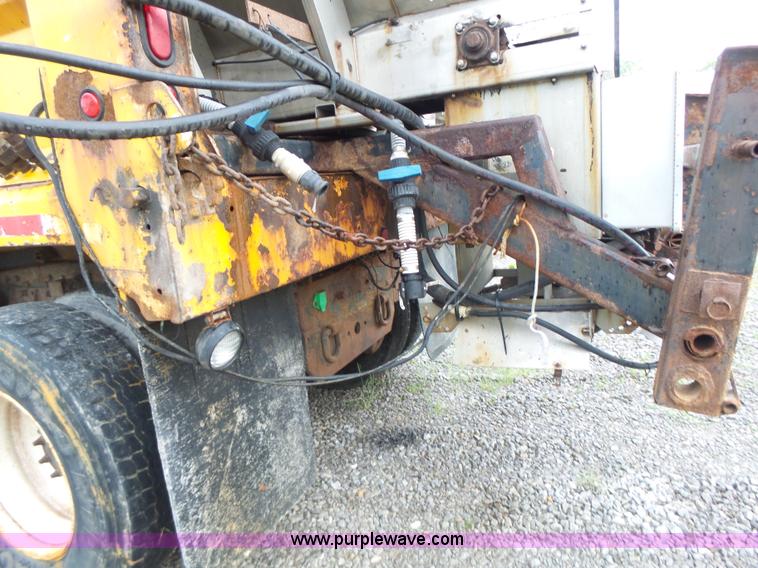 image for item L6078 2002 International F2554 dump truck