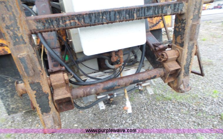 image for item L6078 2002 International F2554 dump truck