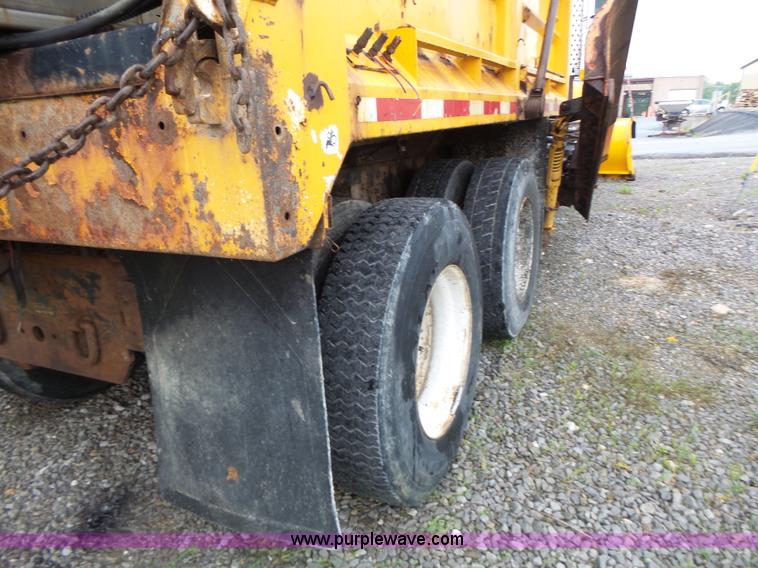 image for item L6078 2002 International F2554 dump truck