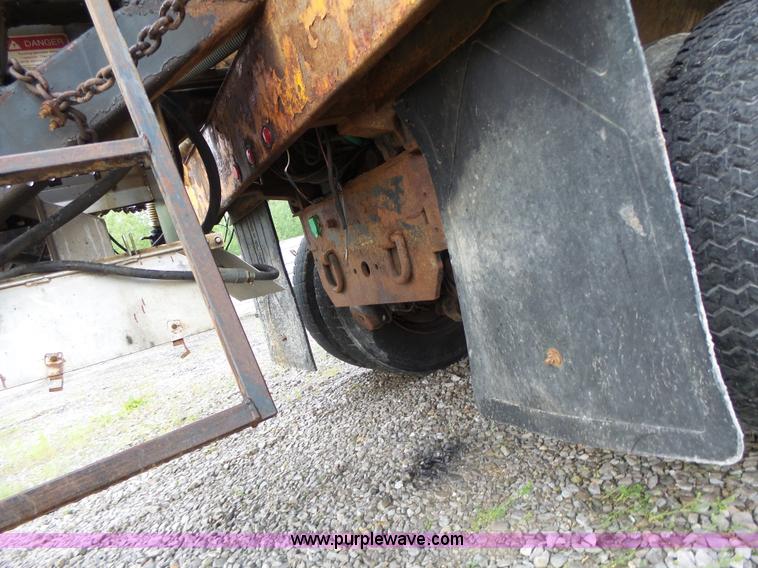 image for item L6078 2002 International F2554 dump truck
