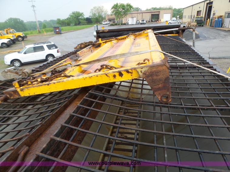 image for item L6078 2002 International F2554 dump truck