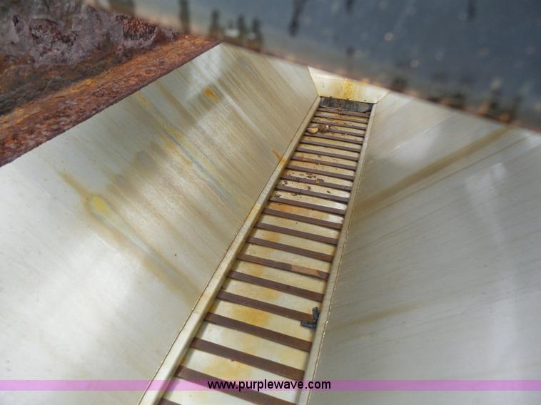 image for item L6078 2002 International F2554 dump truck