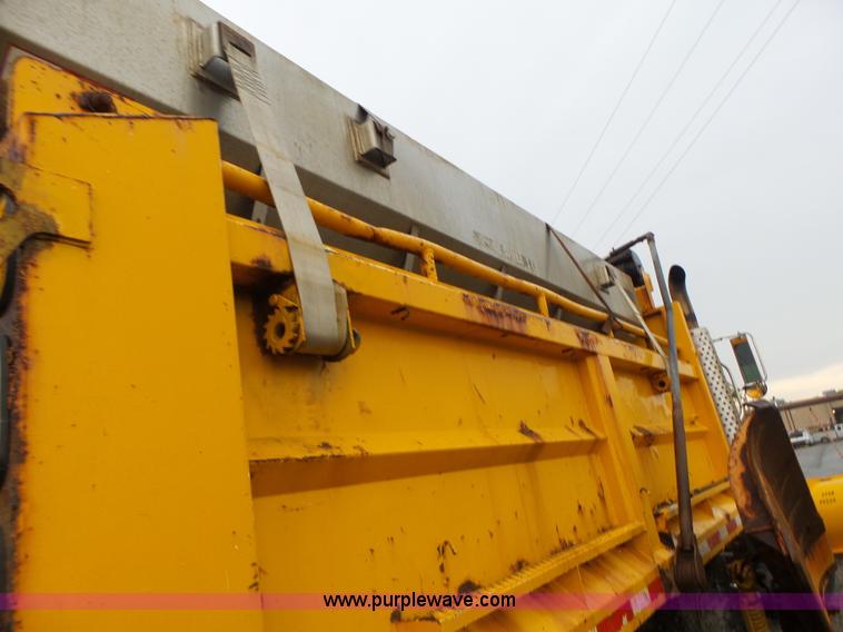 image for item L6078 2002 International F2554 dump truck