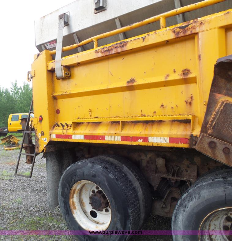 image for item L6078 2002 International F2554 dump truck