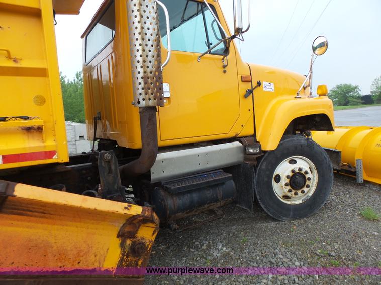 image for item L6078 2002 International F2554 dump truck