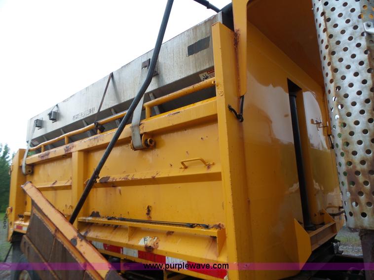 image for item L6078 2002 International F2554 dump truck