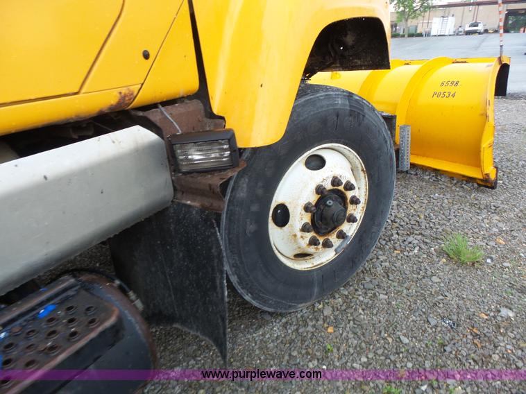 image for item L6078 2002 International F2554 dump truck