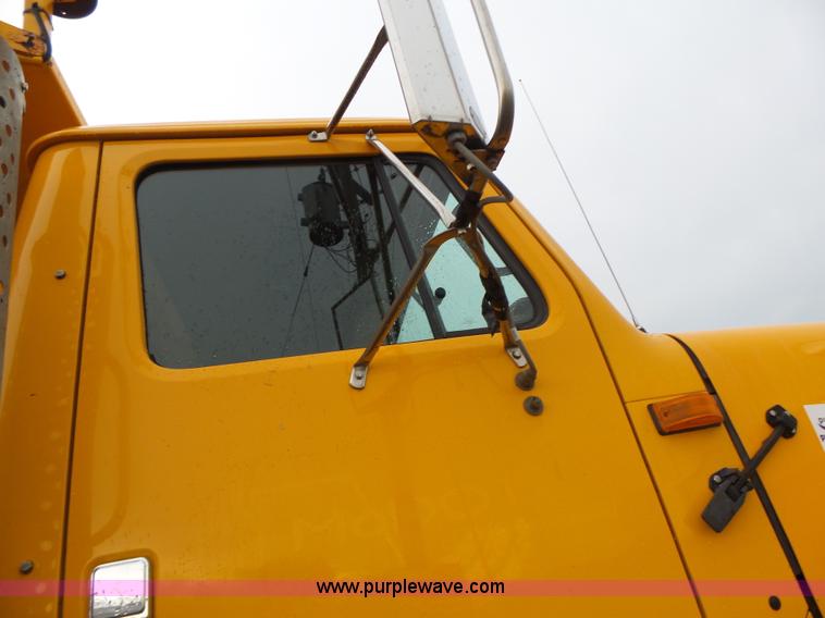 image for item L6078 2002 International F2554 dump truck