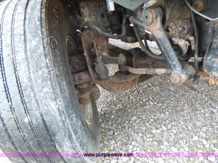 image for item L6078 2002 International F2554 dump truck