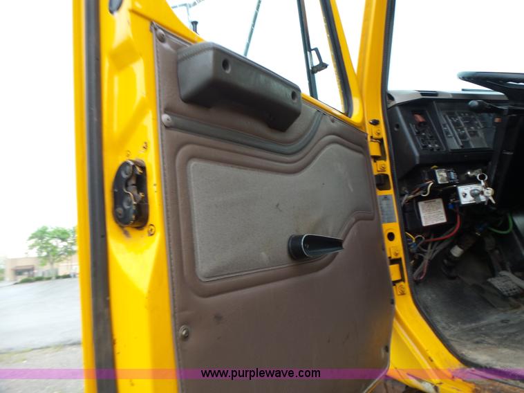 image for item L6078 2002 International F2554 dump truck