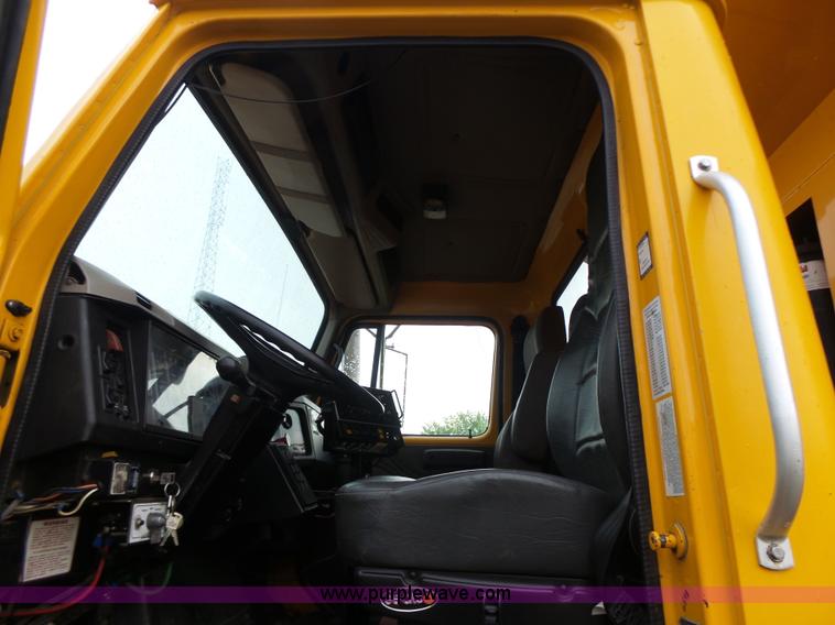 image for item L6078 2002 International F2554 dump truck