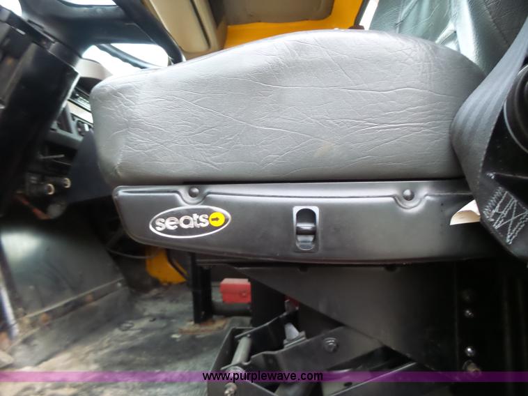 image for item L6078 2002 International F2554 dump truck