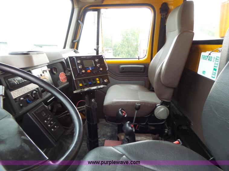 image for item L6078 2002 International F2554 dump truck